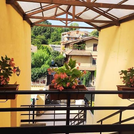 Large House 3 Floors City 'N Sea Vitinia Екстериор снимка