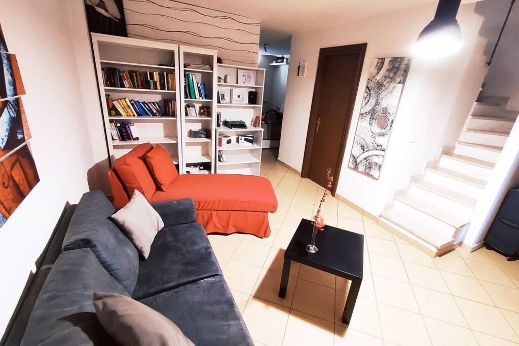Large House 3 Floors City 'N Sea Vitinia Екстериор снимка