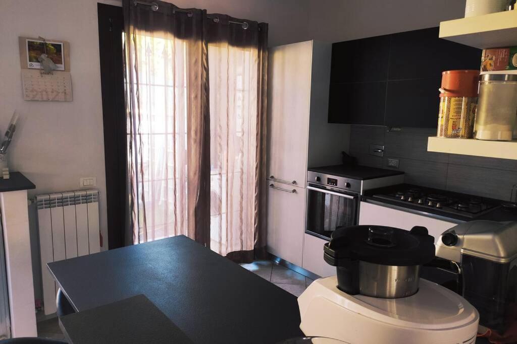 Large House 3 Floors City 'N Sea Vitinia Екстериор снимка